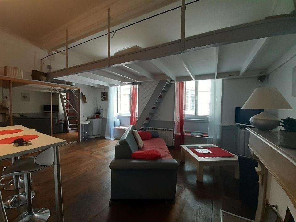 Coquet Studio En Mezzanine Nuit Pour 2 Personnes Saint-Girons  Exterior foto
