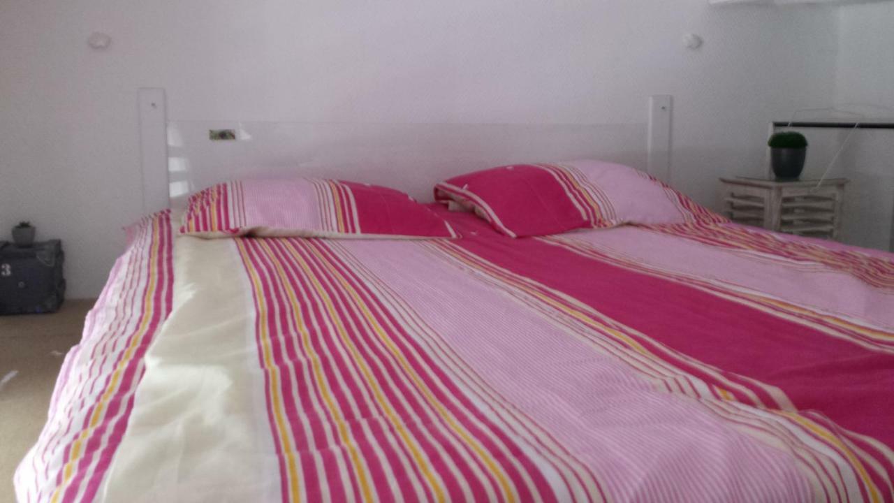 Coquet Studio En Mezzanine Nuit Pour 2 Personnes Saint-Girons  Exterior foto